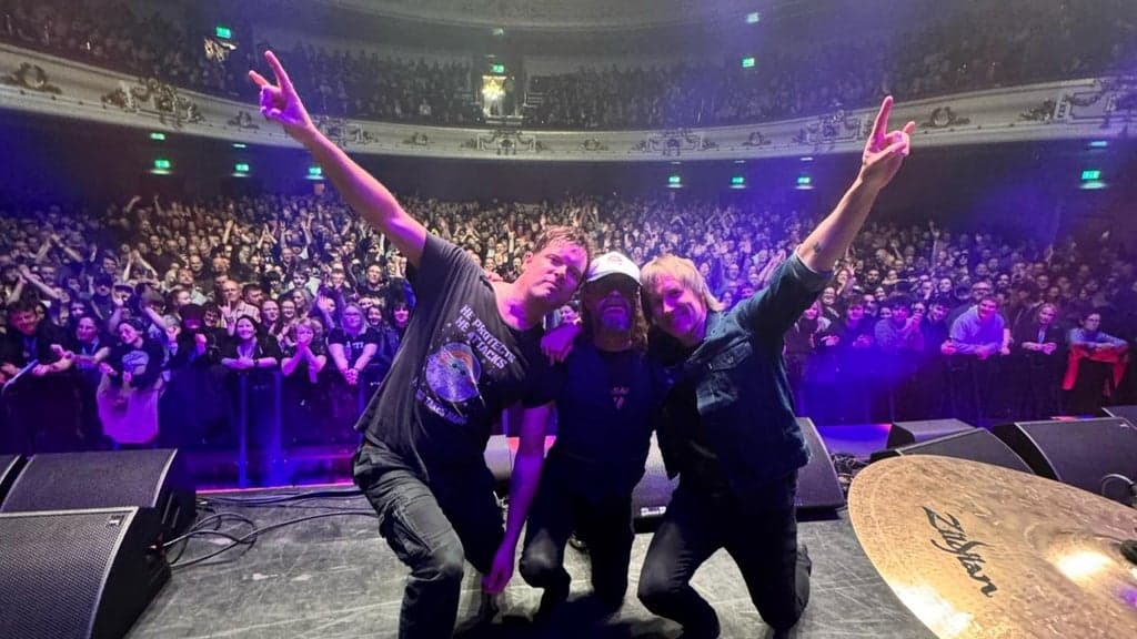 Ash - 1977 30th Anniversary Tour