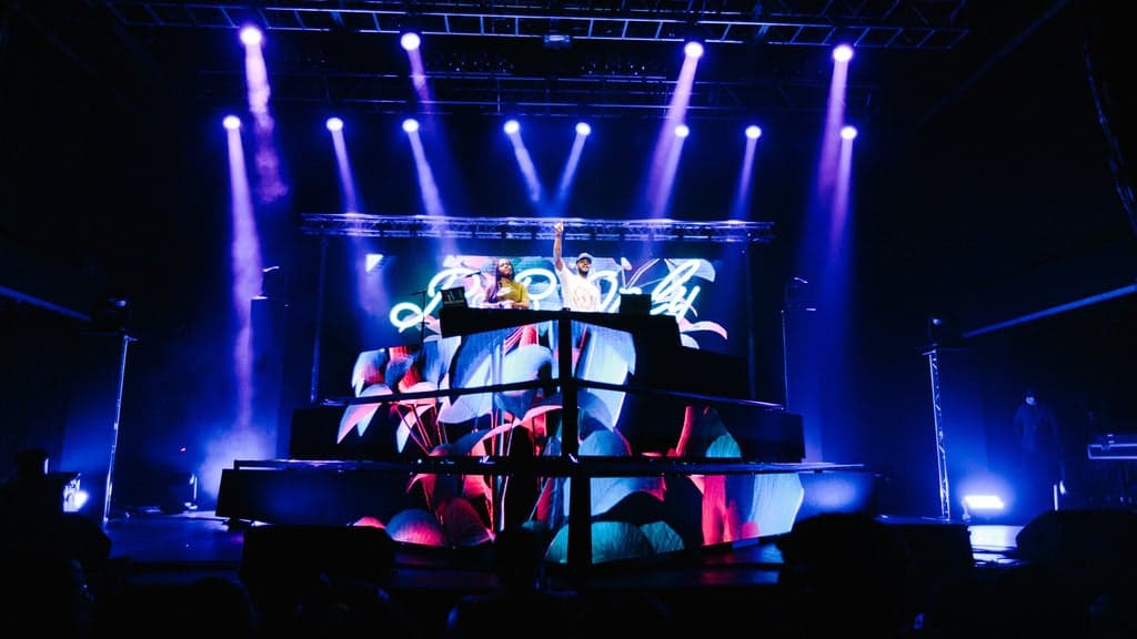 R&B ONLY LIVE