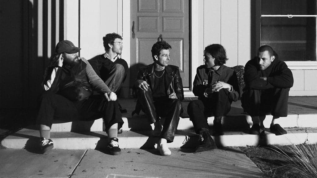 The Neighbourhood: THE WOURLD TOUR